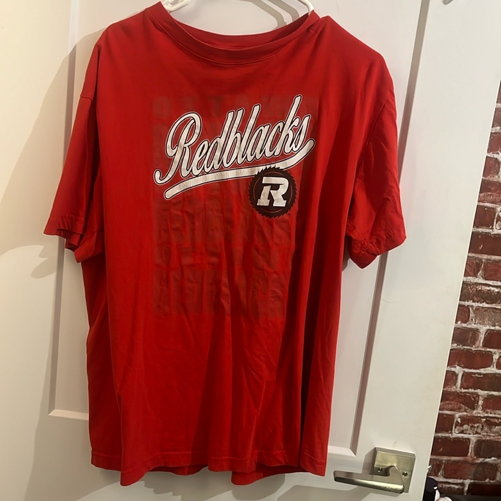 t-shirt size medium